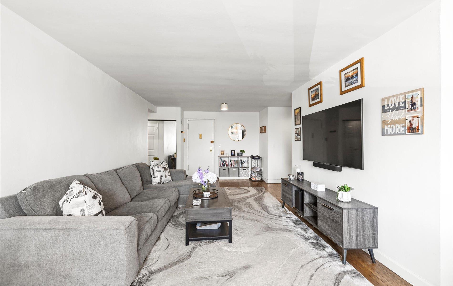 #4 photo, 5 Birchwood Court, ナッソー郡 Mineola , NY 11501