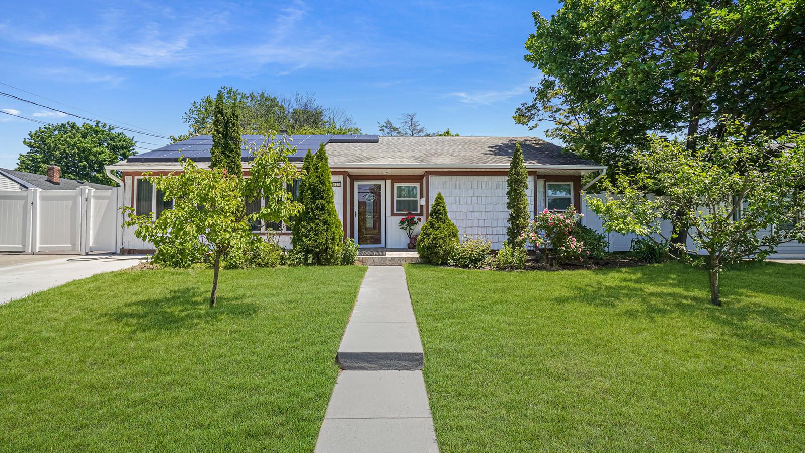 #1 photo, 871 Val Park Avenue, Valley Stream , NY 11580