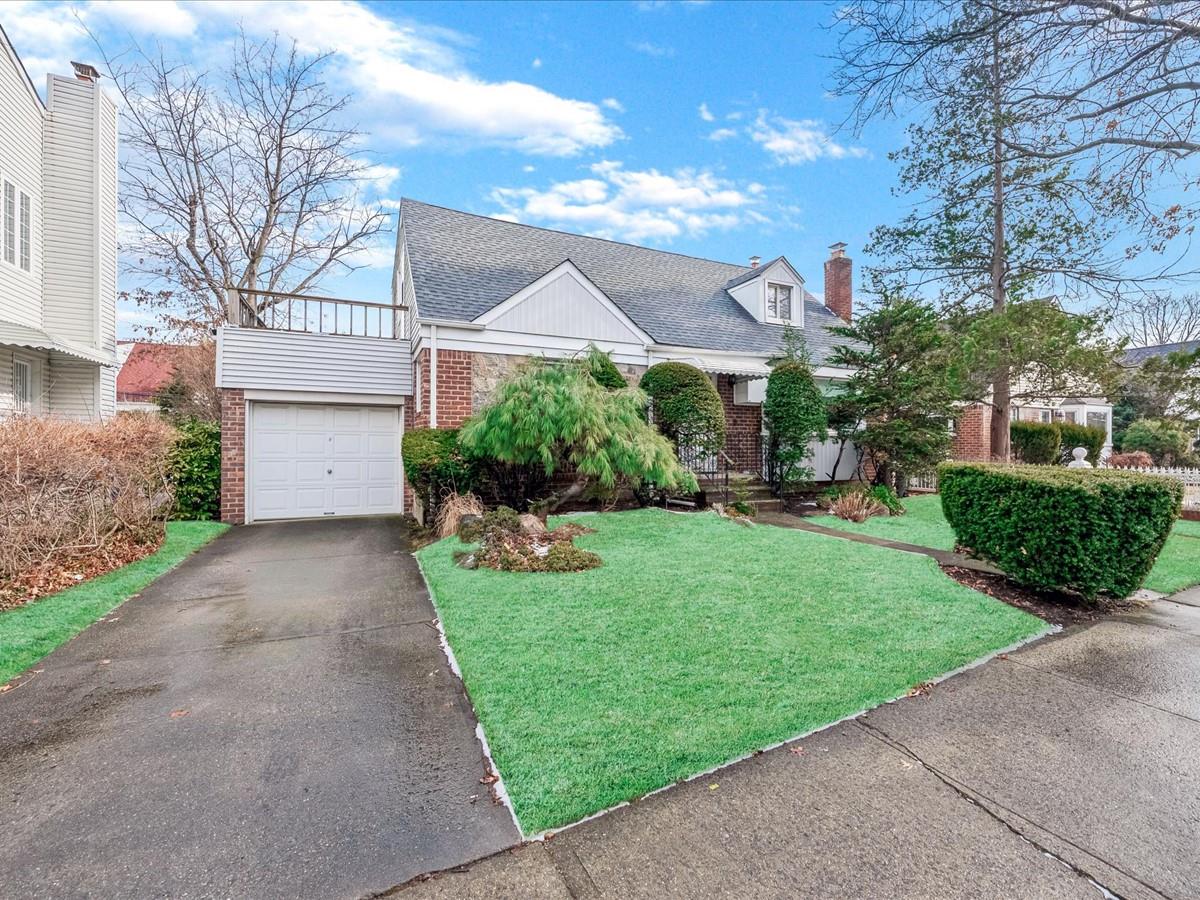 #1 photo, 80-51 Little Neck Parkway, クイーンズ区 Glen Oaks , NY 11004