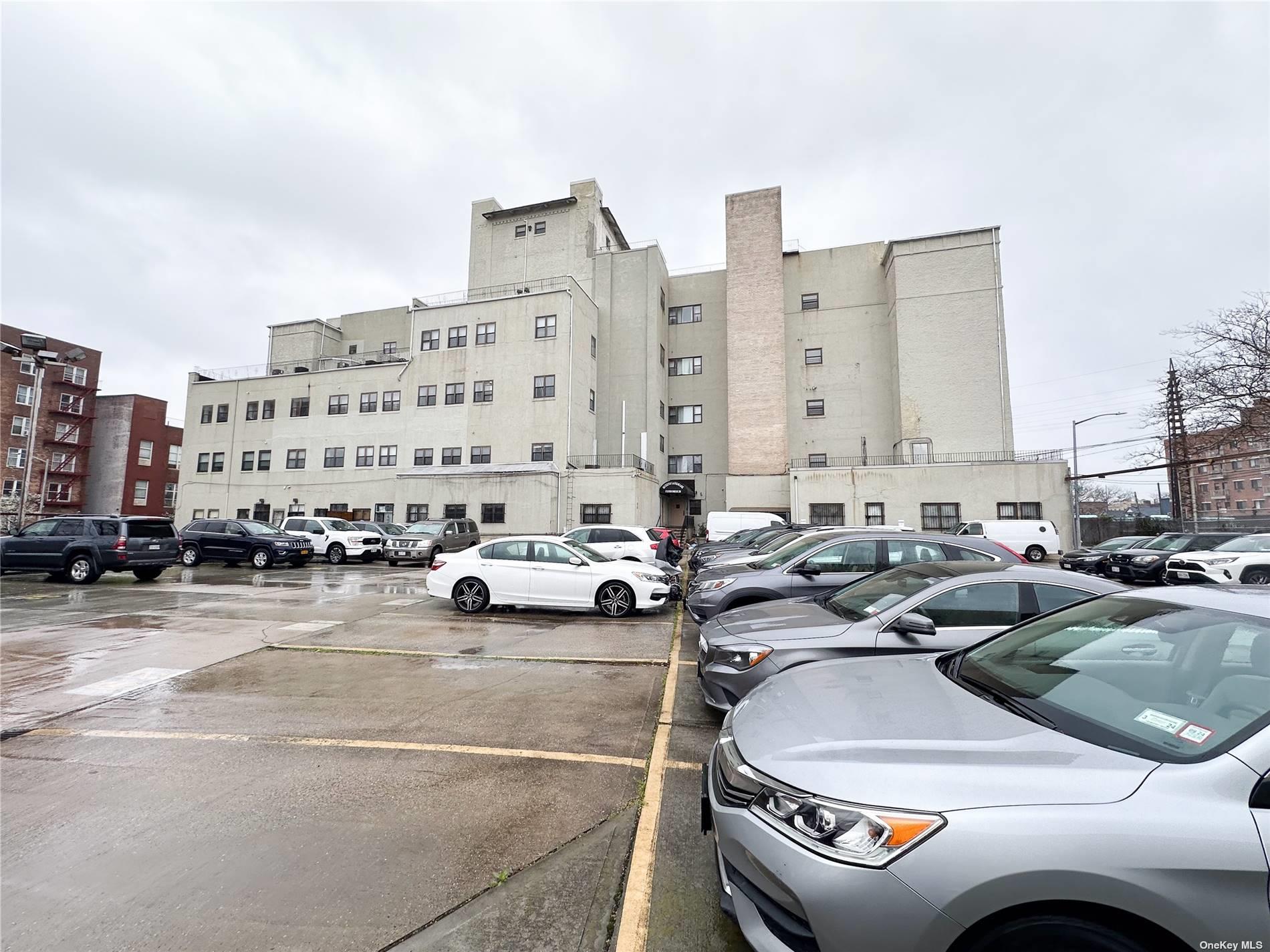 #10 photo, 62-10 Woodside Avenue, クイーンズ区 Woodside , NY 11377