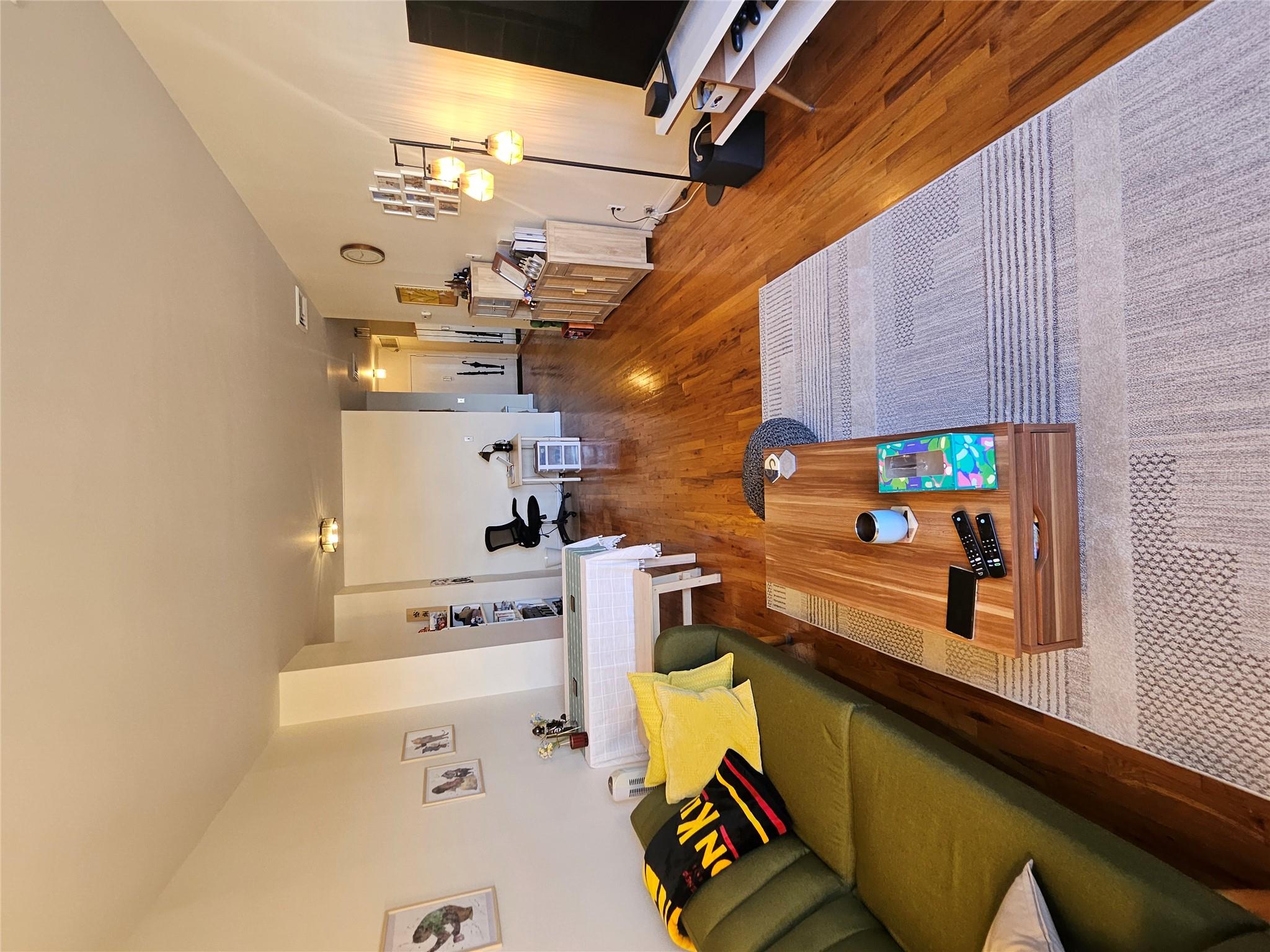 #17 photo, 62-10 Woodside Avenue, クイーンズ区 Woodside , NY 11377