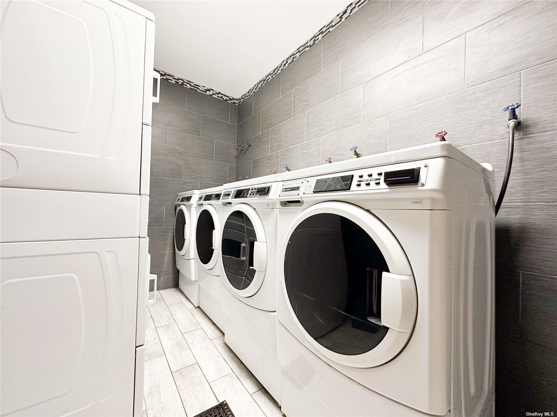 #7 photo, 62-10 Woodside Avenue, クイーンズ区 Woodside , NY 11377