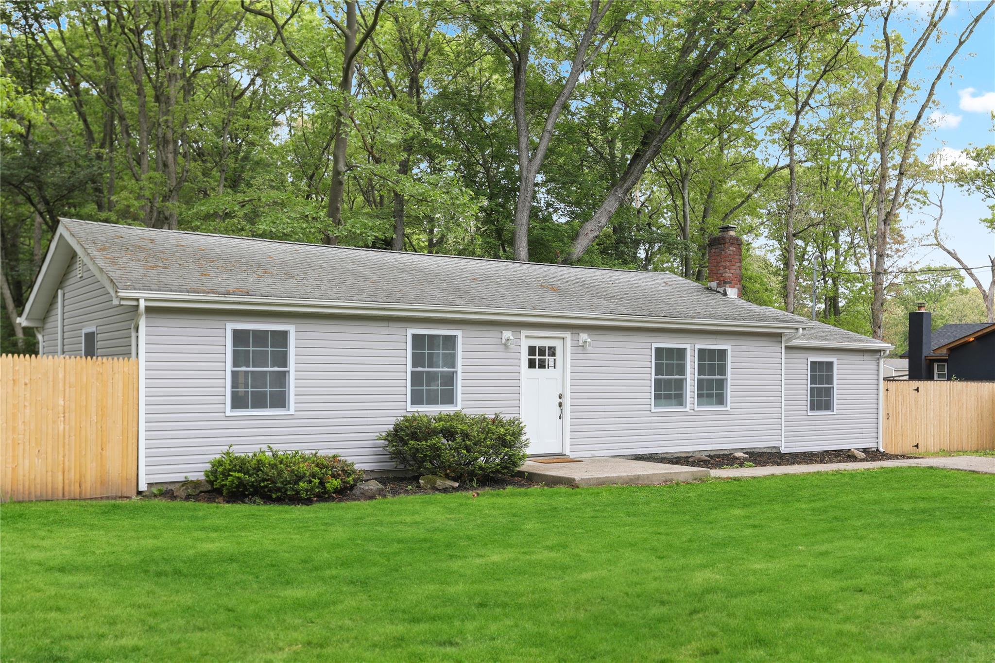 #1 photo, 9 Beach Lane, Medford , NY 11763