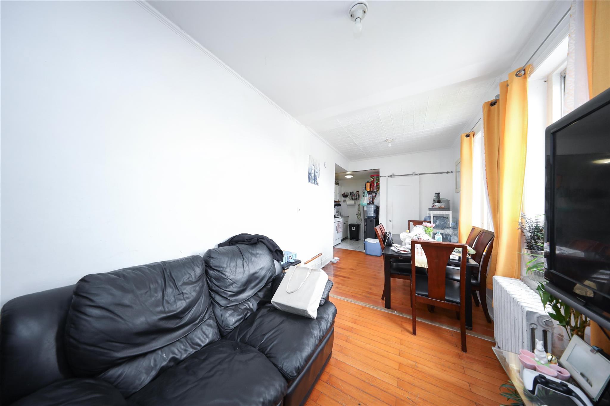 #14 photo, 22-08 120th Street, クイーンズ区 College Point , NY 11356