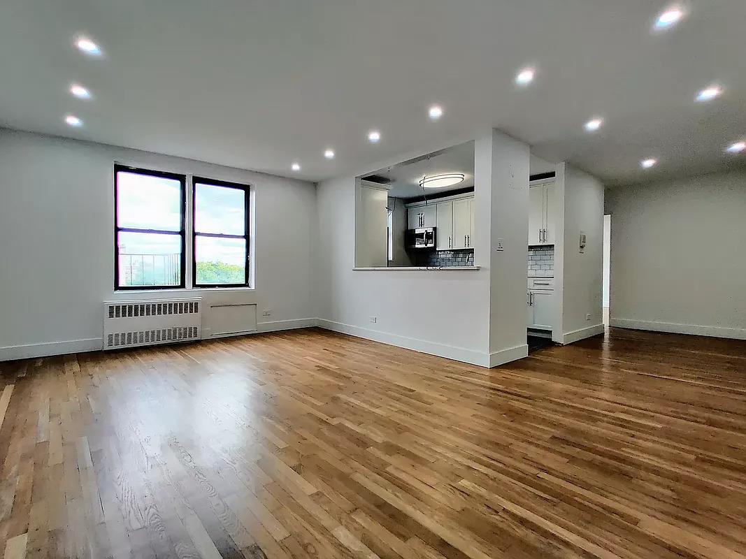 #1 photo, 488 OCEAN Parkway, Kensington , NY 11218