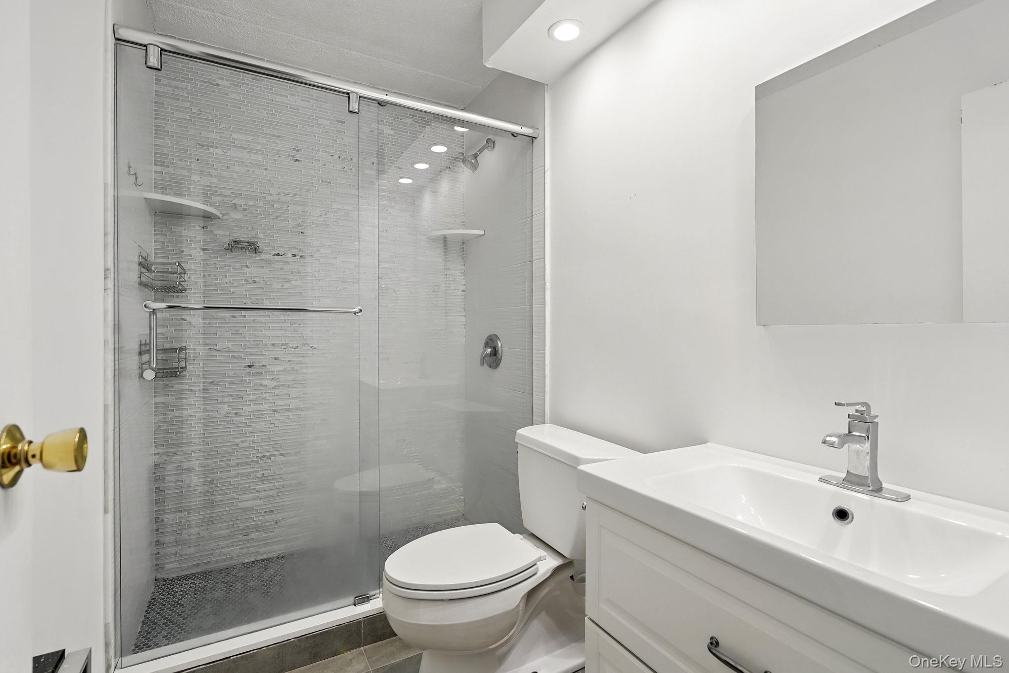 #13 photo, 300 High Point Drive, Hartsdale , NY 10530