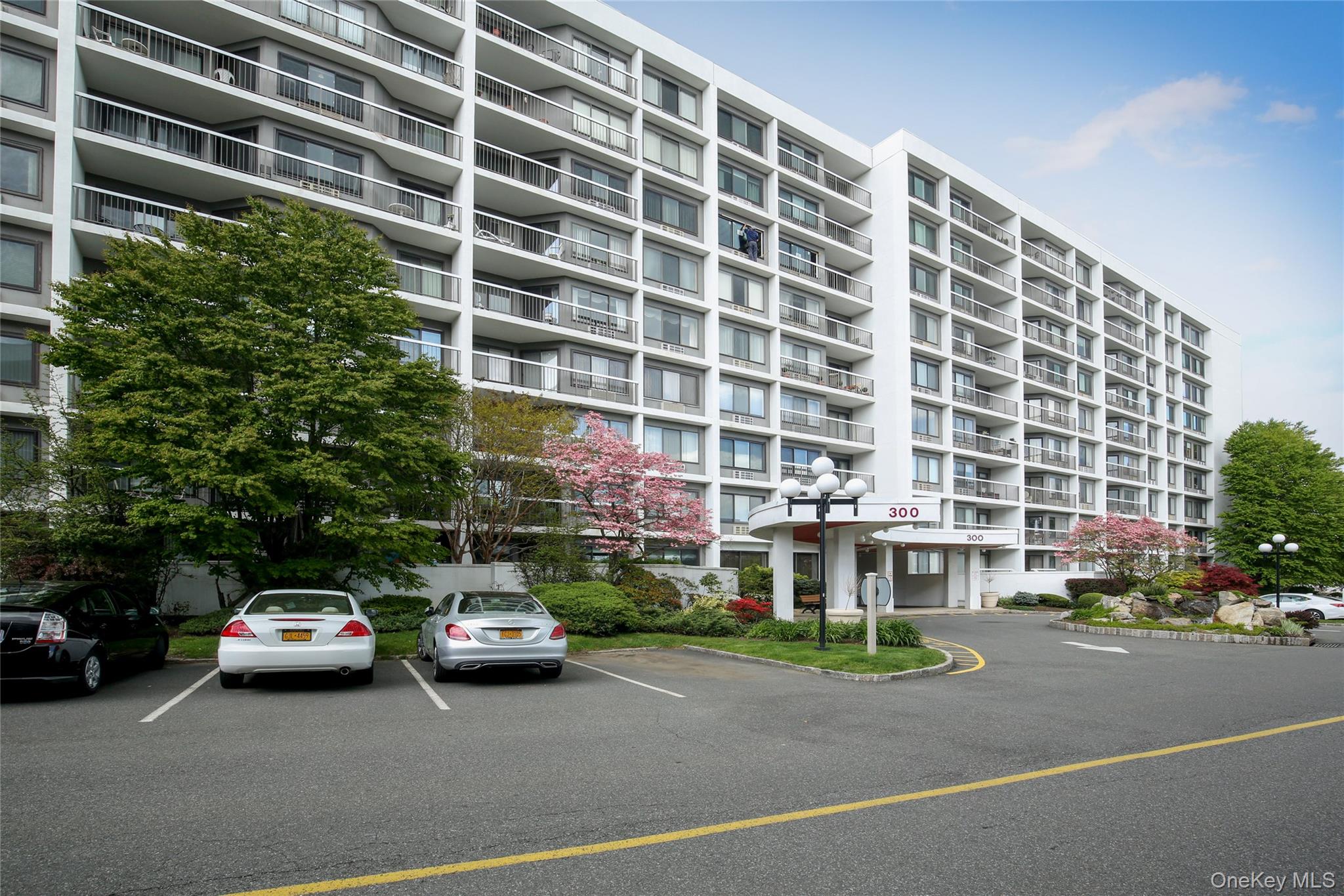 #20 photo, 300 High Point Drive, Hartsdale , NY 10530