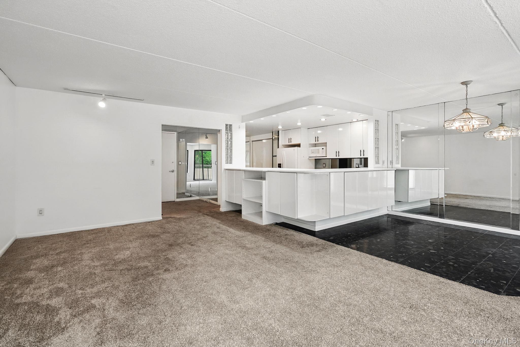 #5 photo, 300 High Point Drive, Hartsdale , NY 10530