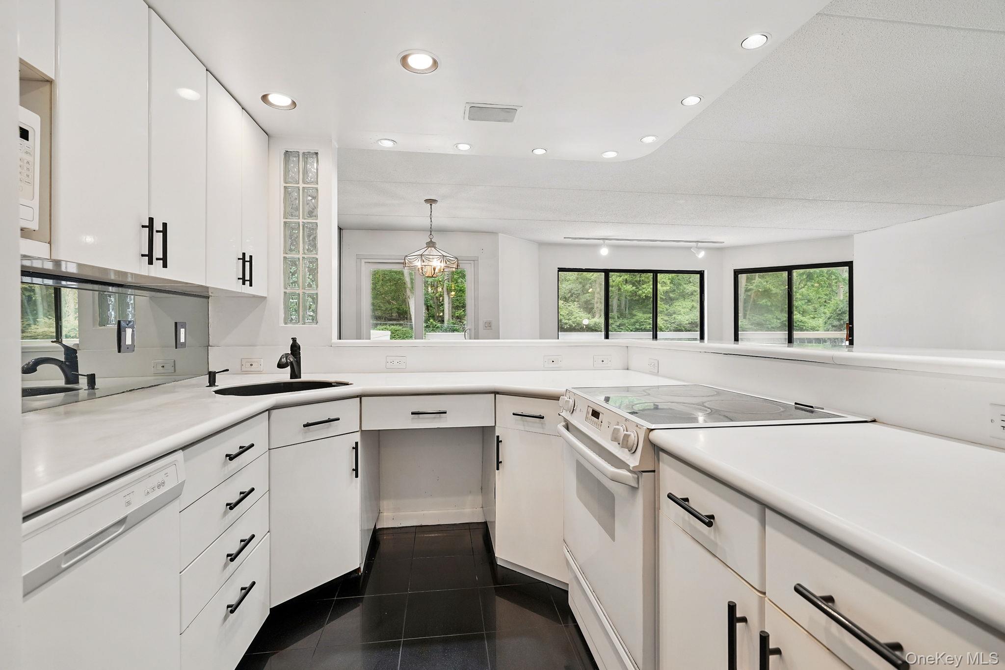 #9 photo, 300 High Point Drive, Hartsdale , NY 10530