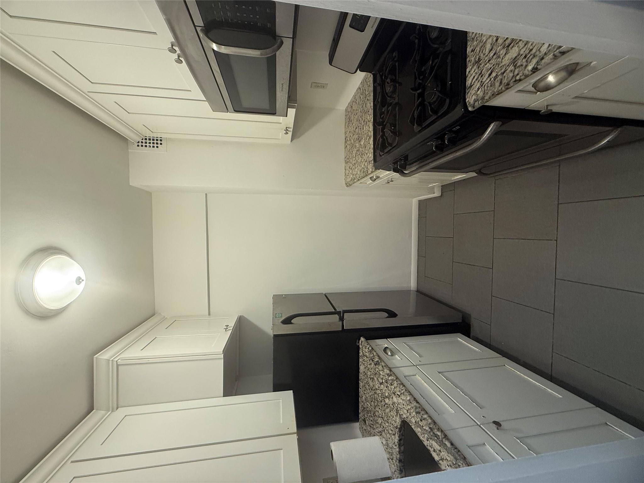 #4 photo, 665 Thwaites Place, ブロンクス区 Bronx , NY 10467