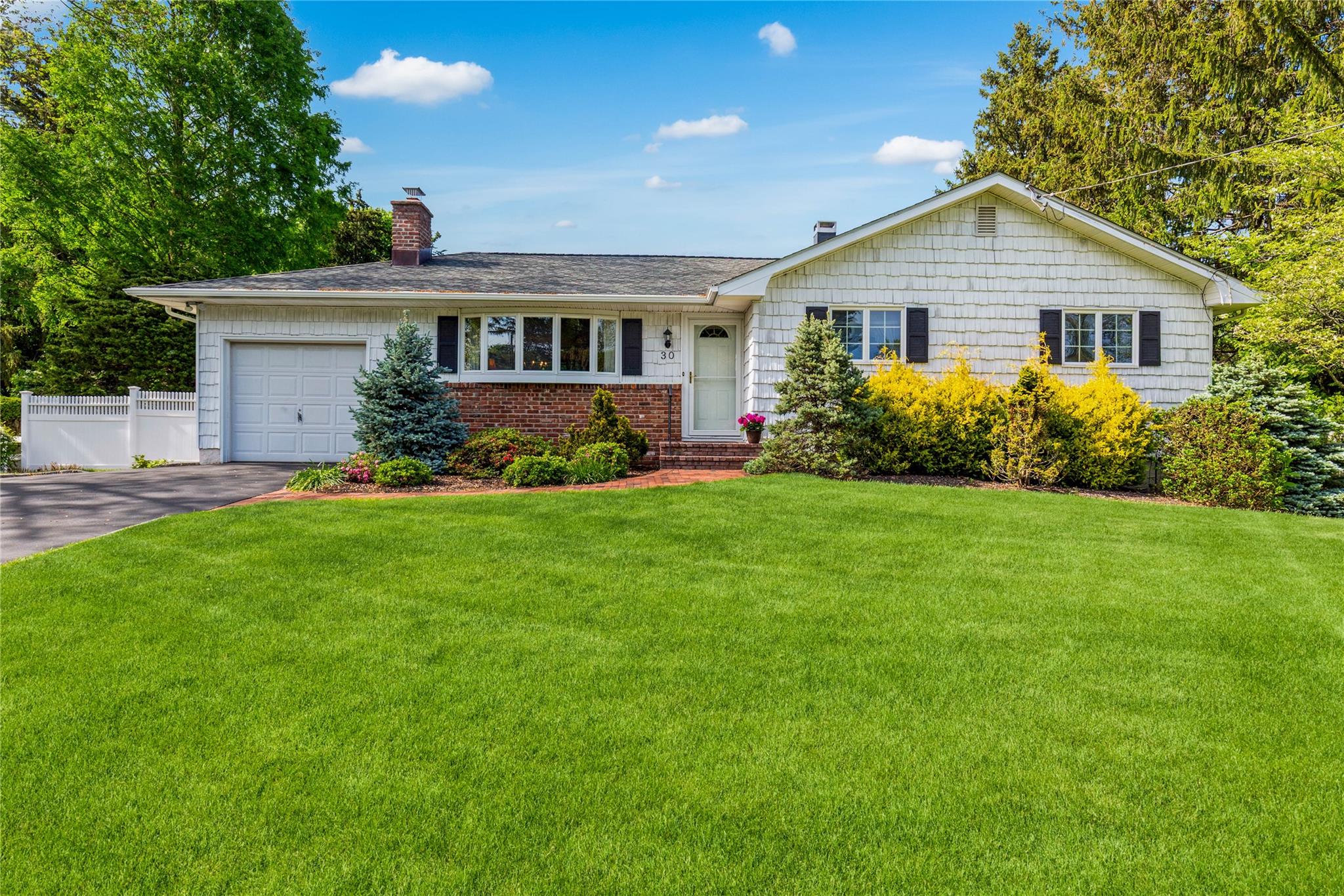 #1 photo, 30 Barbara Avenue, Port Jefferson Station , NY 11776