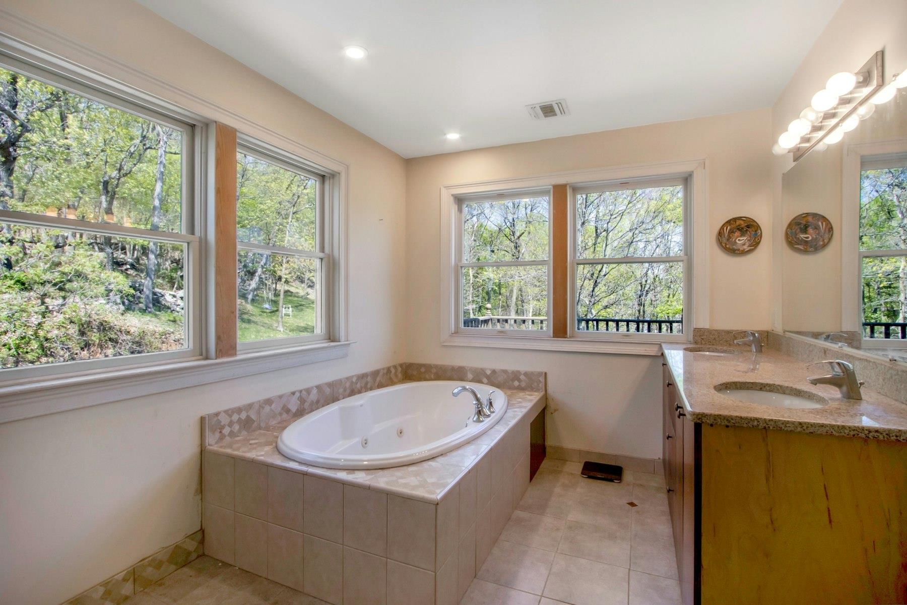 #19 photo, 405 Christian Herald Road, Valley Cottage , NY 10989