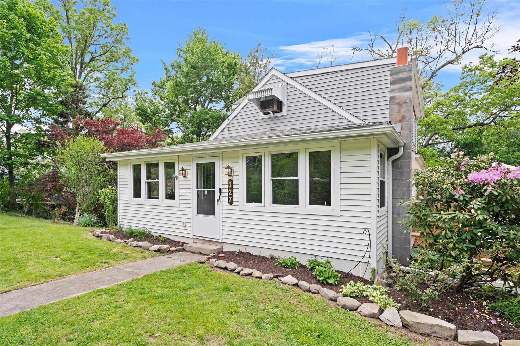 #1 photo, 327 Walnut Avenue, New Windsor , NY 12553