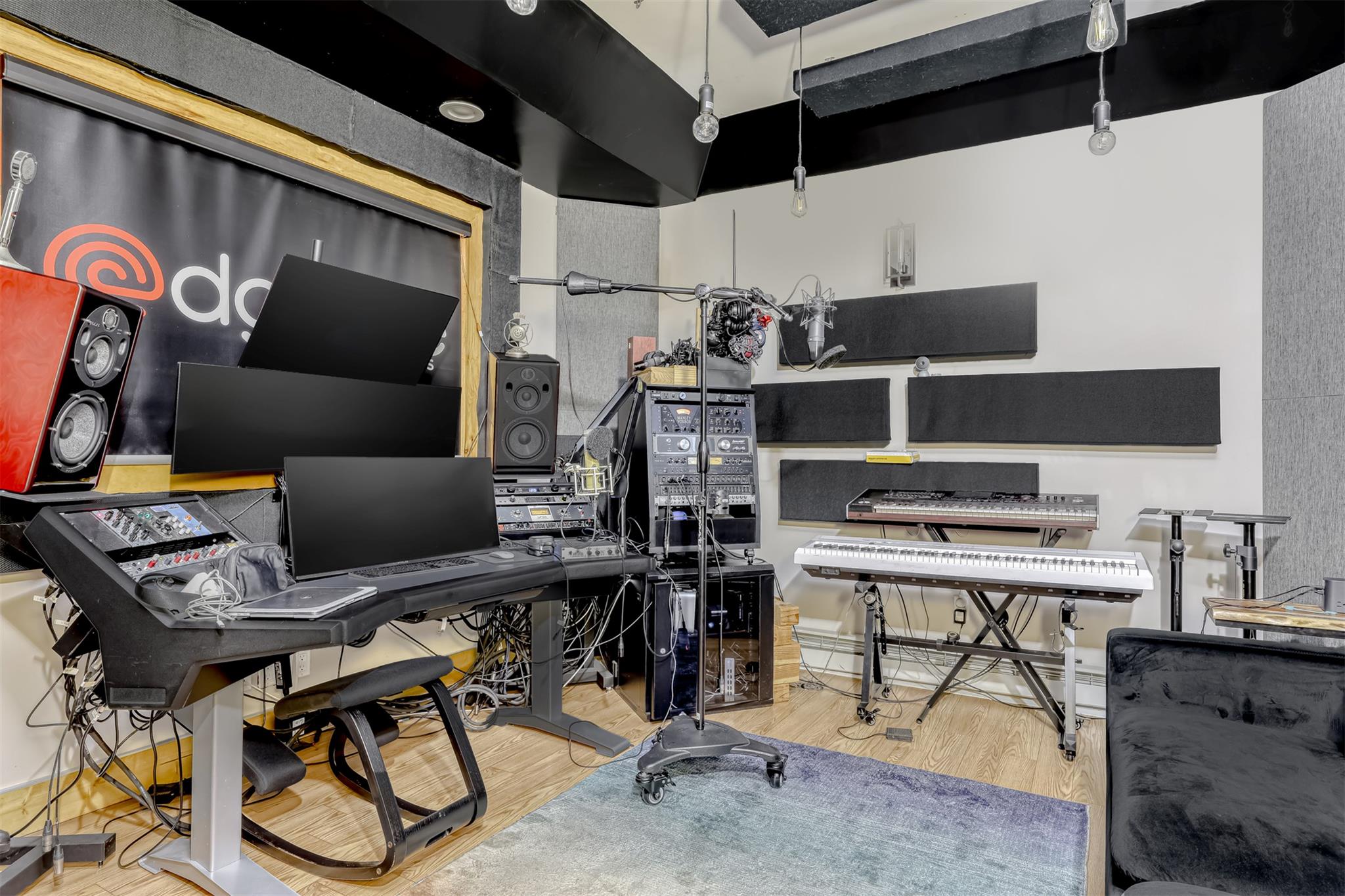 #20 photo, 4 Erin Lane, Chestnut Ridge , NY 10977