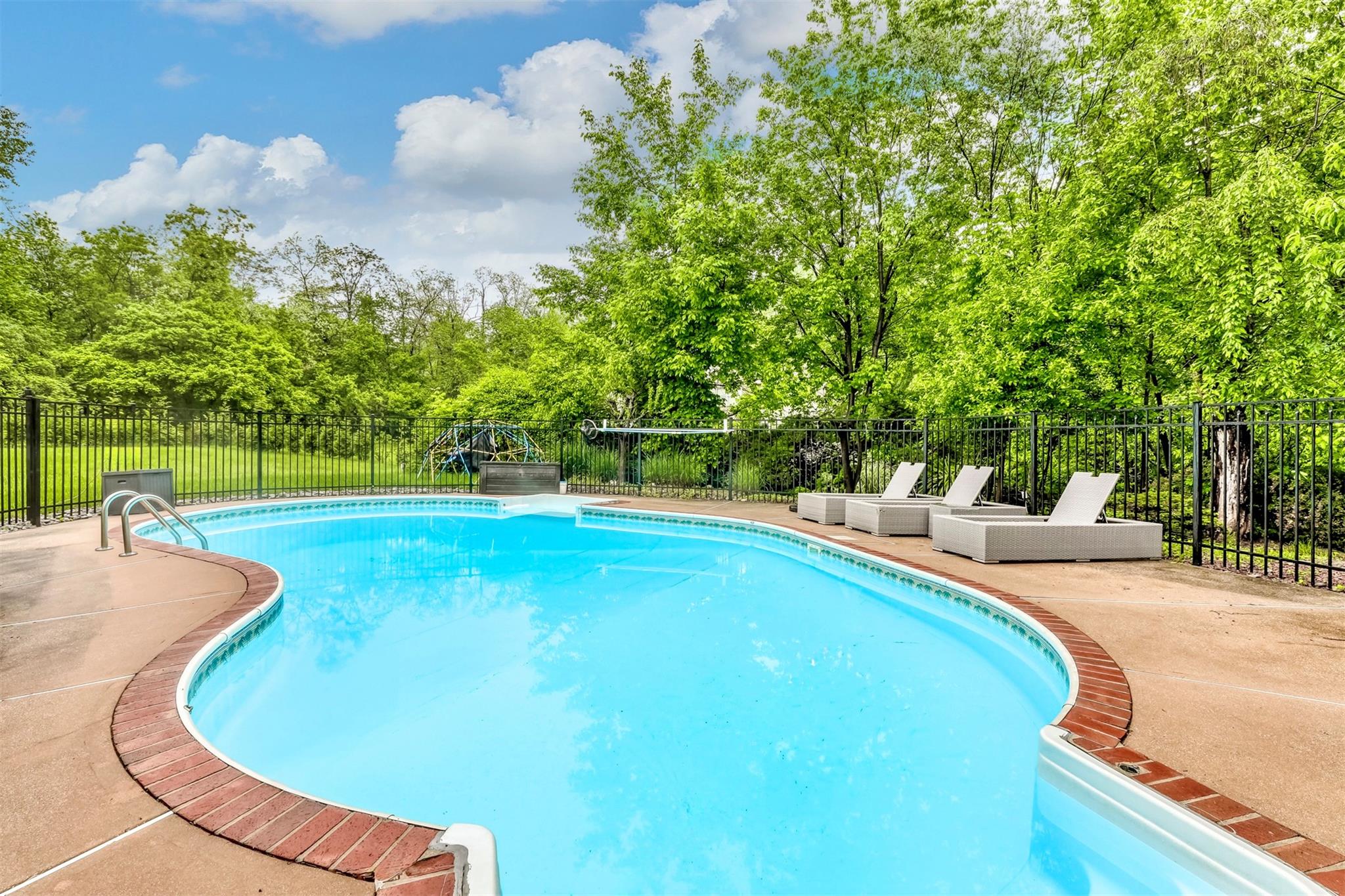 #4 photo, 4 Erin Lane, Chestnut Ridge , NY 10977