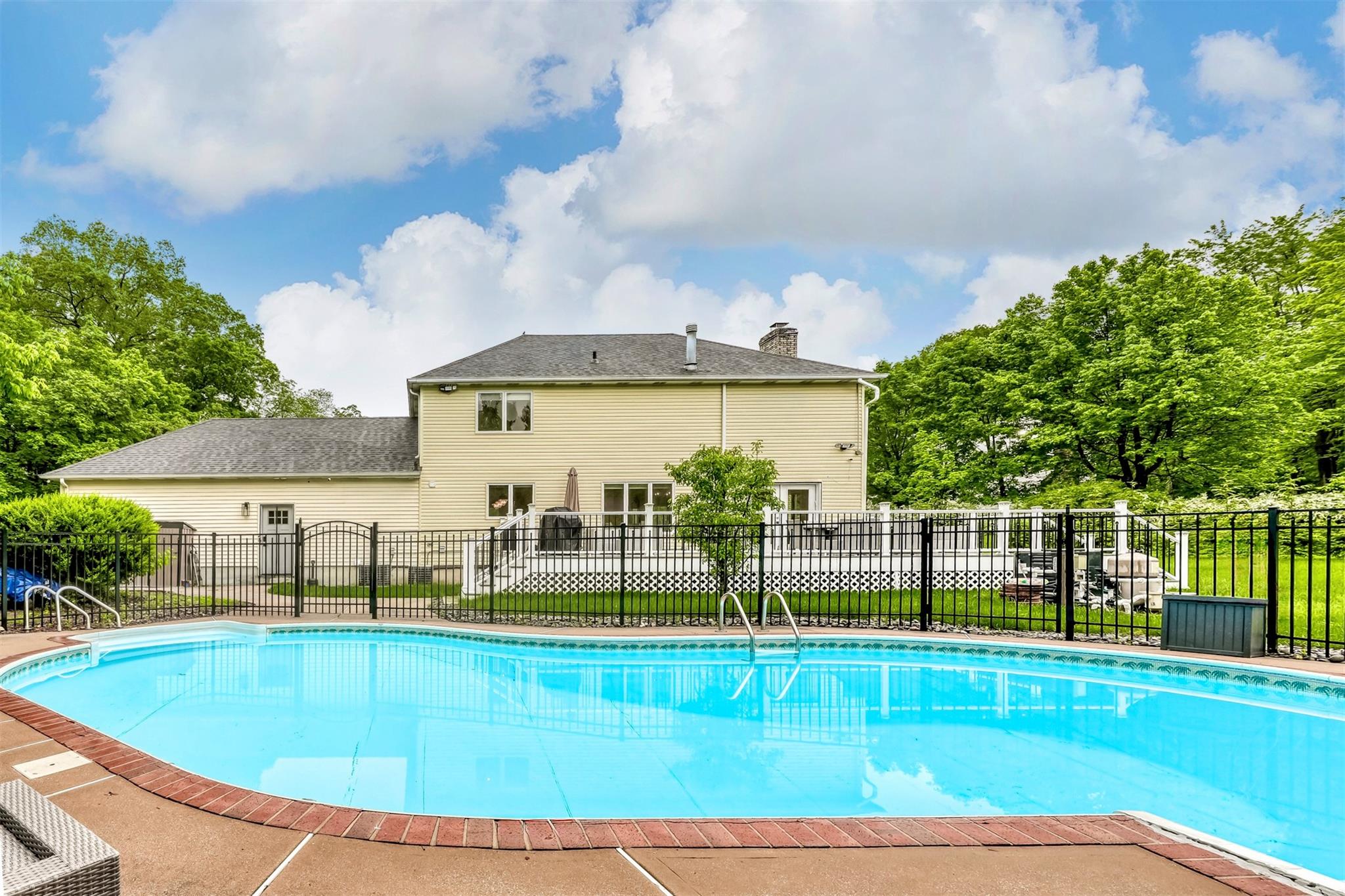 #5 photo, 4 Erin Lane, Chestnut Ridge , NY 10977