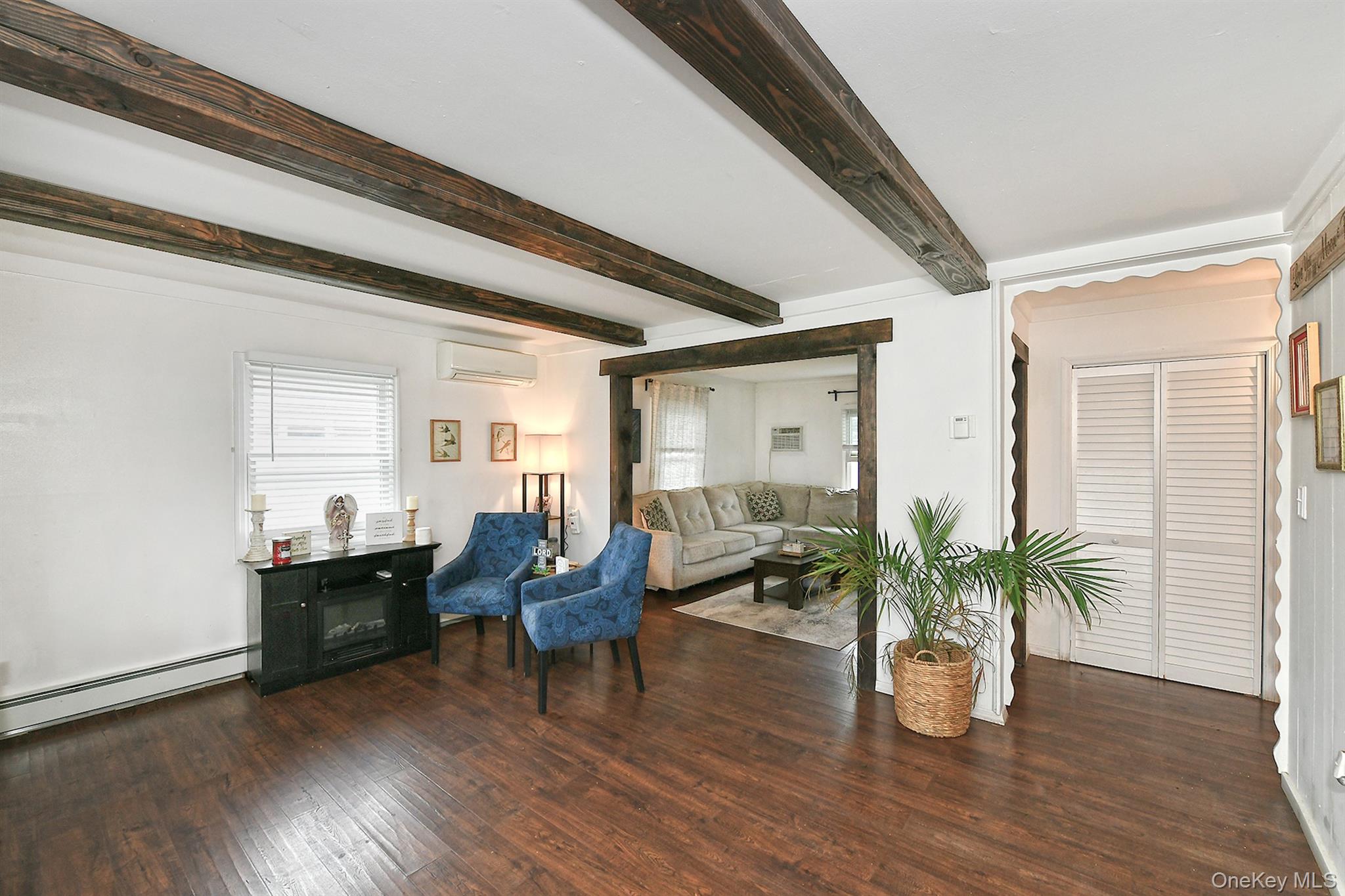 #11 photo, 133 Spring Lane, ナッソー郡 Levittown , NY 11756