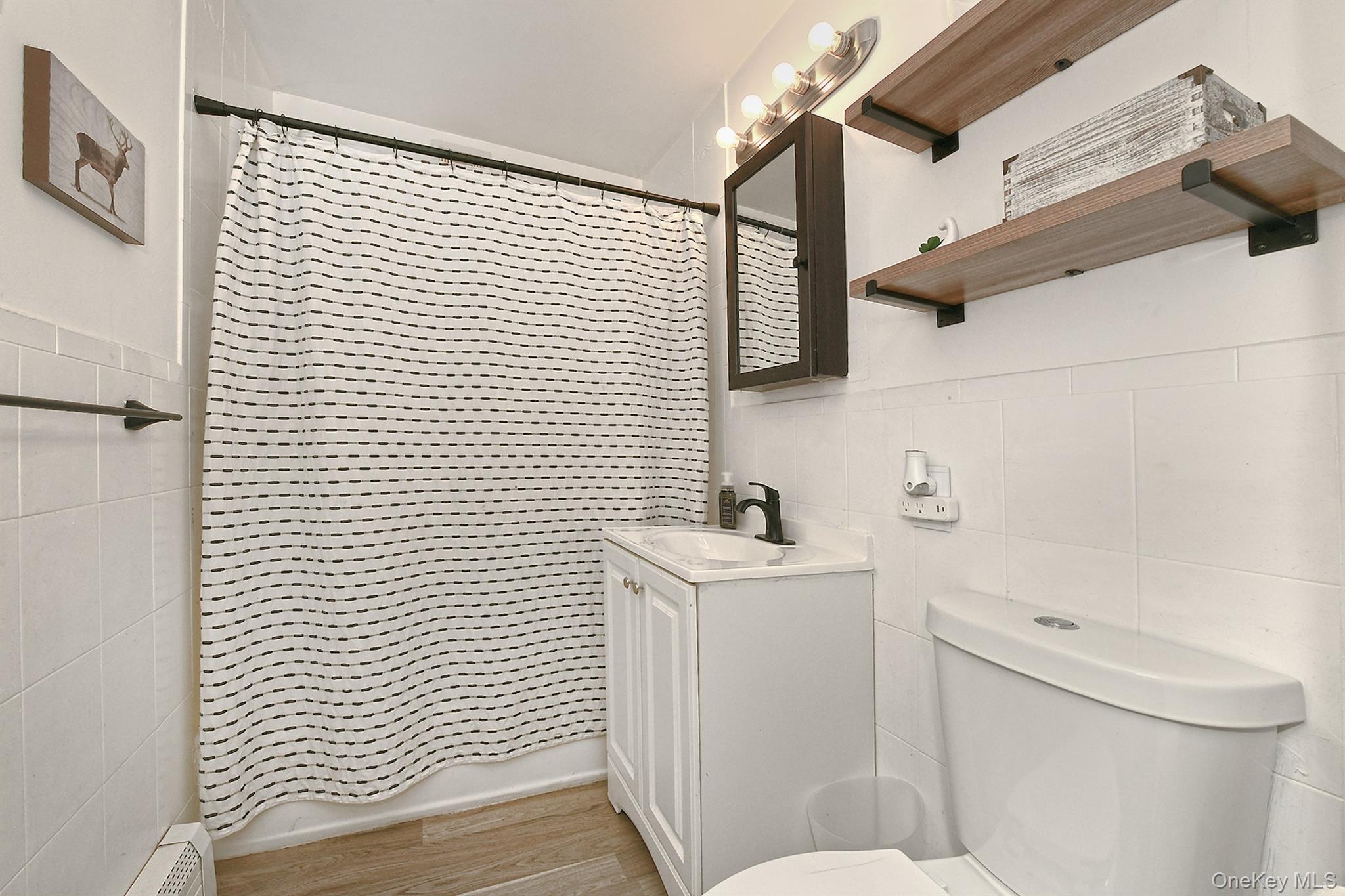 #16 photo, 133 Spring Lane, ナッソー郡 Levittown , NY 11756