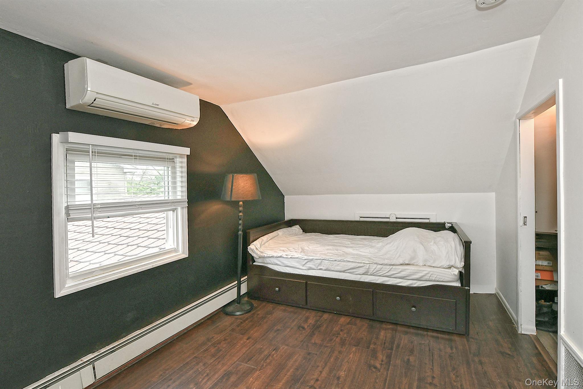 #20 photo, 133 Spring Lane, ナッソー郡 Levittown , NY 11756