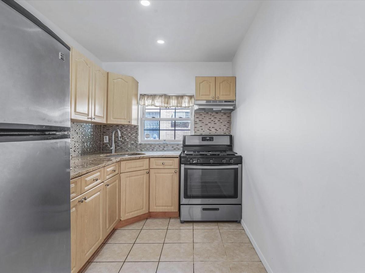 #10 photo, 180-11 64th Avenue, Fresh Meadows , NY 11365