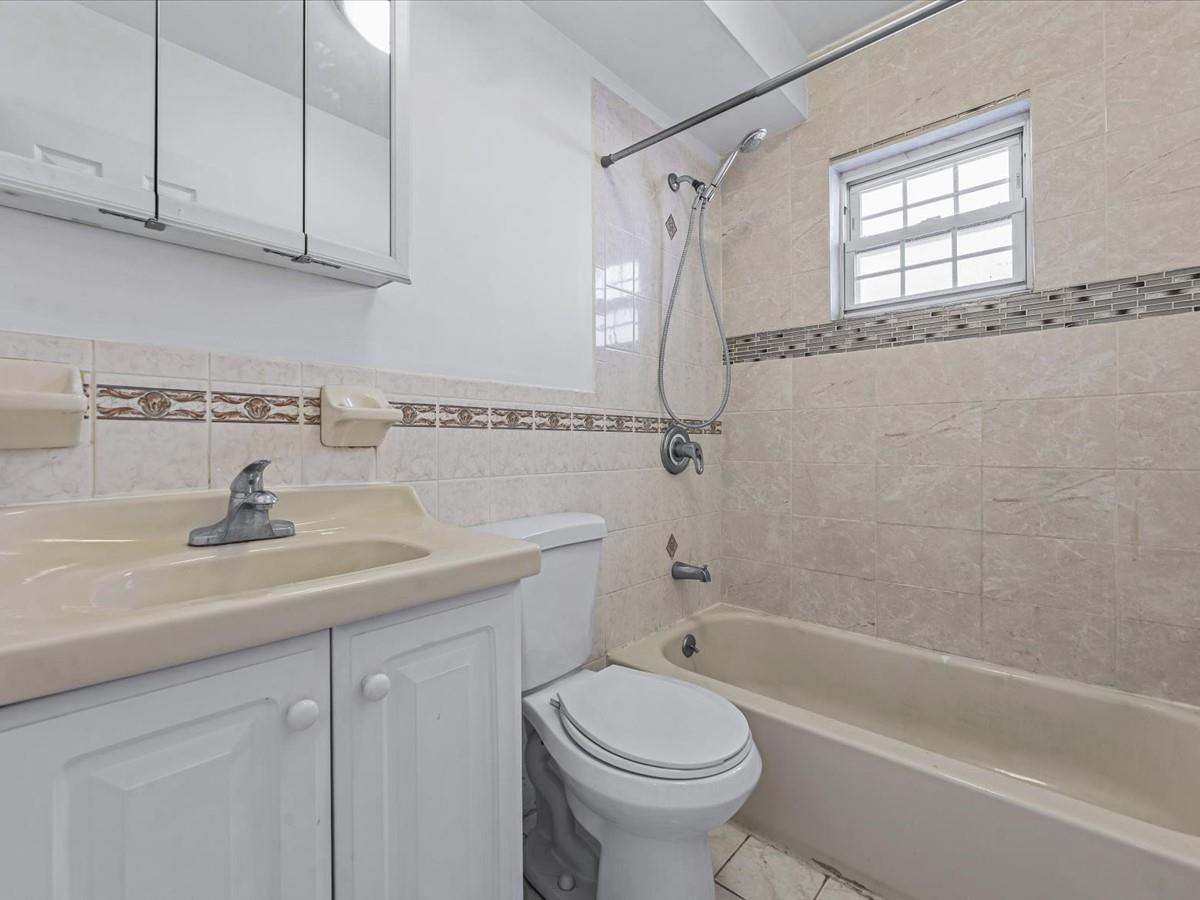 #19 photo, 180-11 64th Avenue, Fresh Meadows , NY 11365