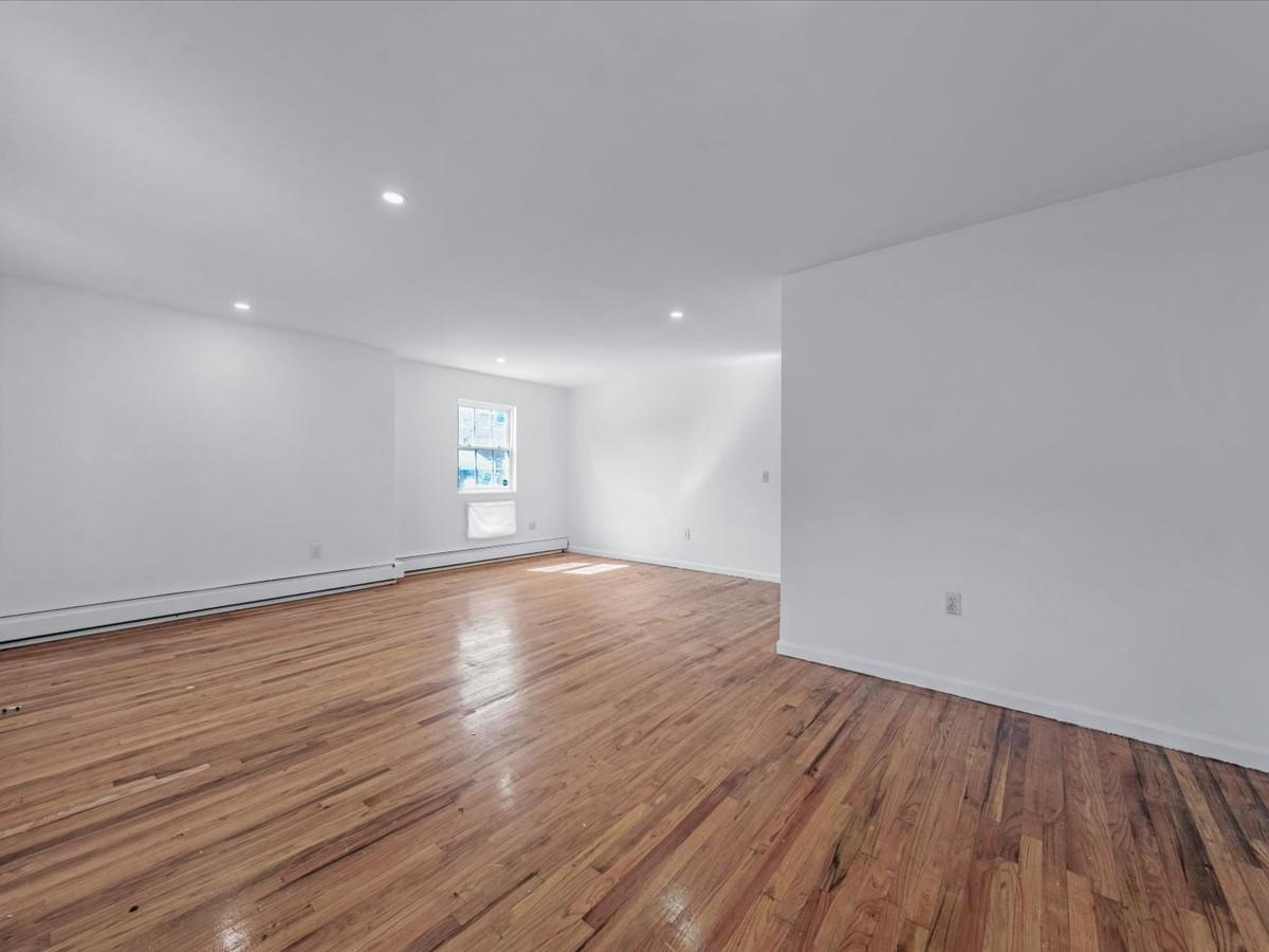 #4 photo, 180-11 64th Avenue, Fresh Meadows , NY 11365