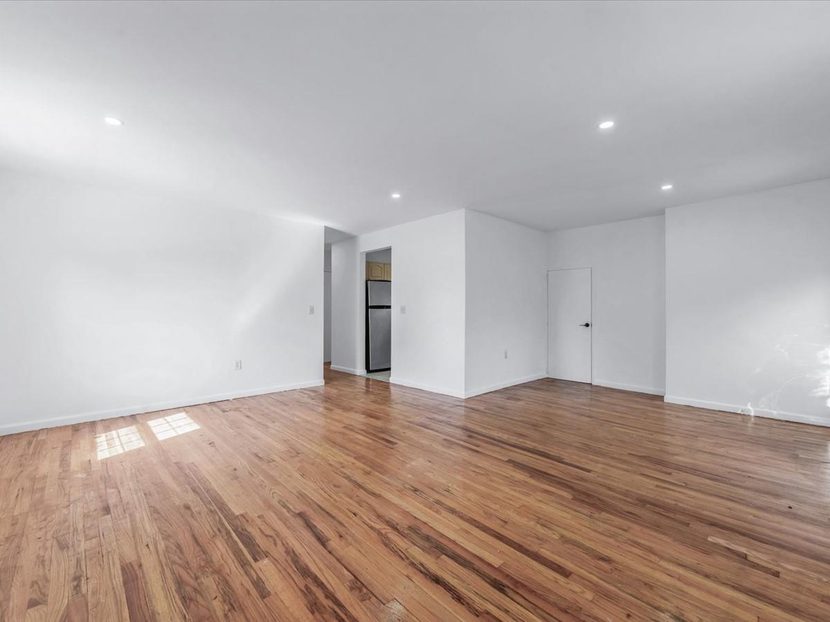 #7 photo, 180-11 64th Avenue, Fresh Meadows , NY 11365