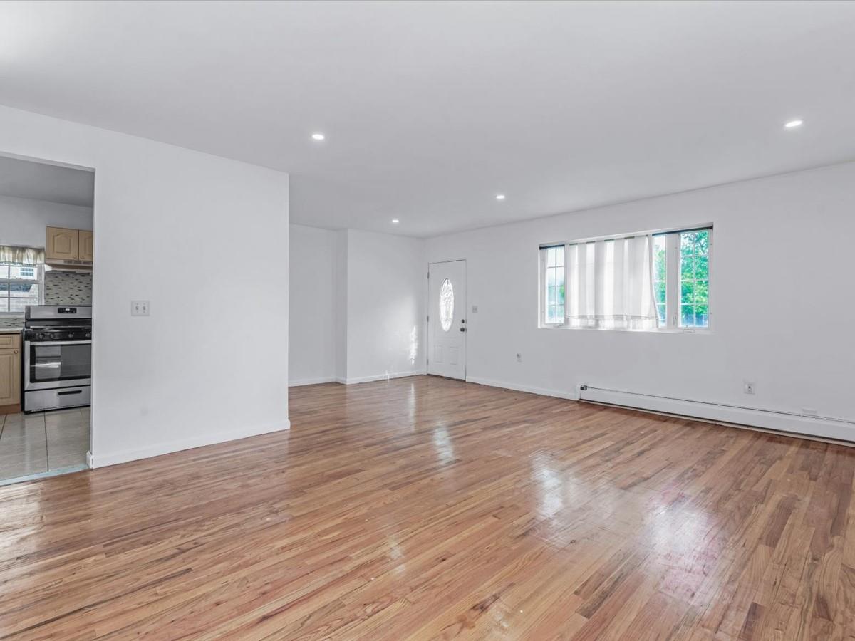 #9 photo, 180-11 64th Avenue, Fresh Meadows , NY 11365