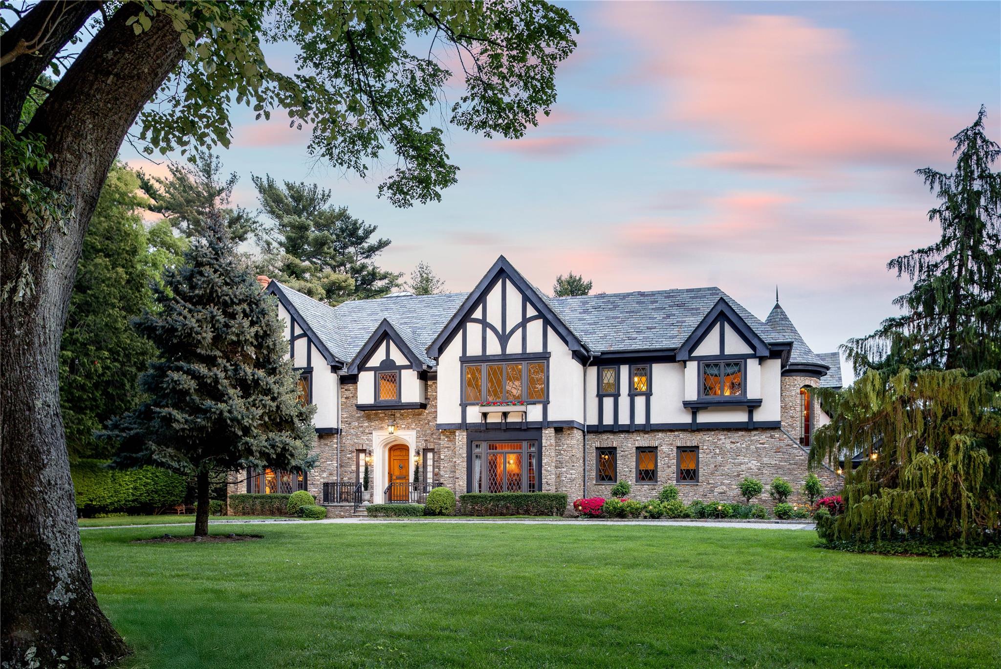 #1 photo, 88 11th Street, Garden City , NY 11530