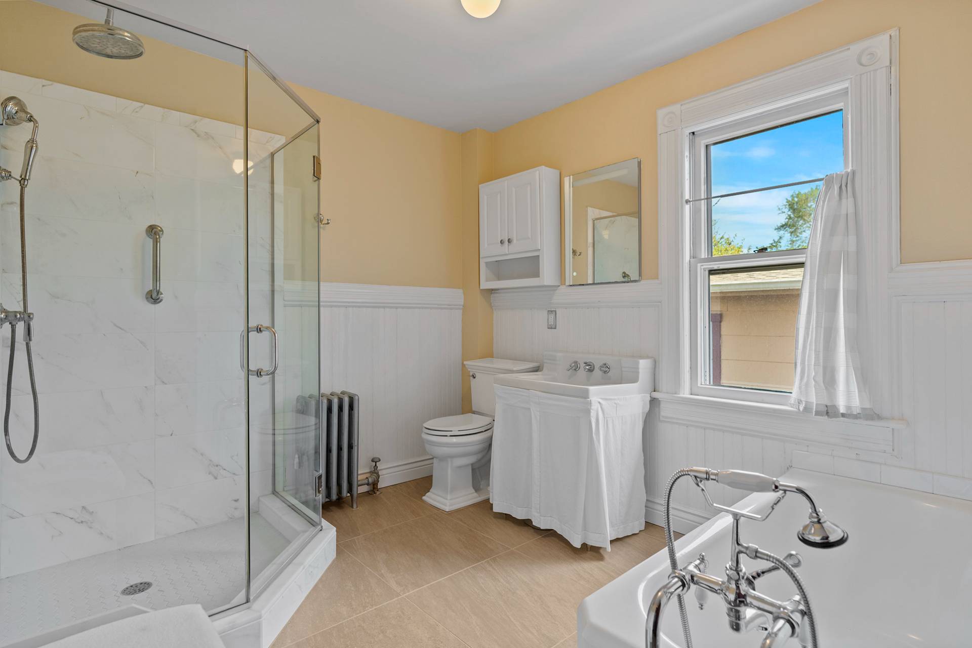 #24 photo, 604 Main Street, サフォーク郡 Greenport , NY 11944