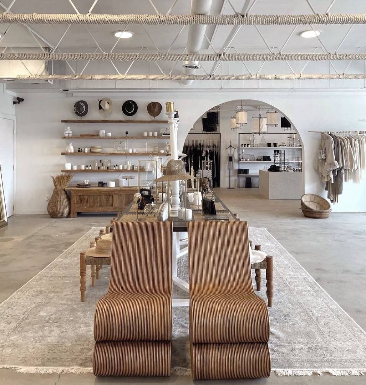 #14 photo, Montauk Plaza - 716 Montauk Hwy, サフォーク郡 Montauk , NY 11954