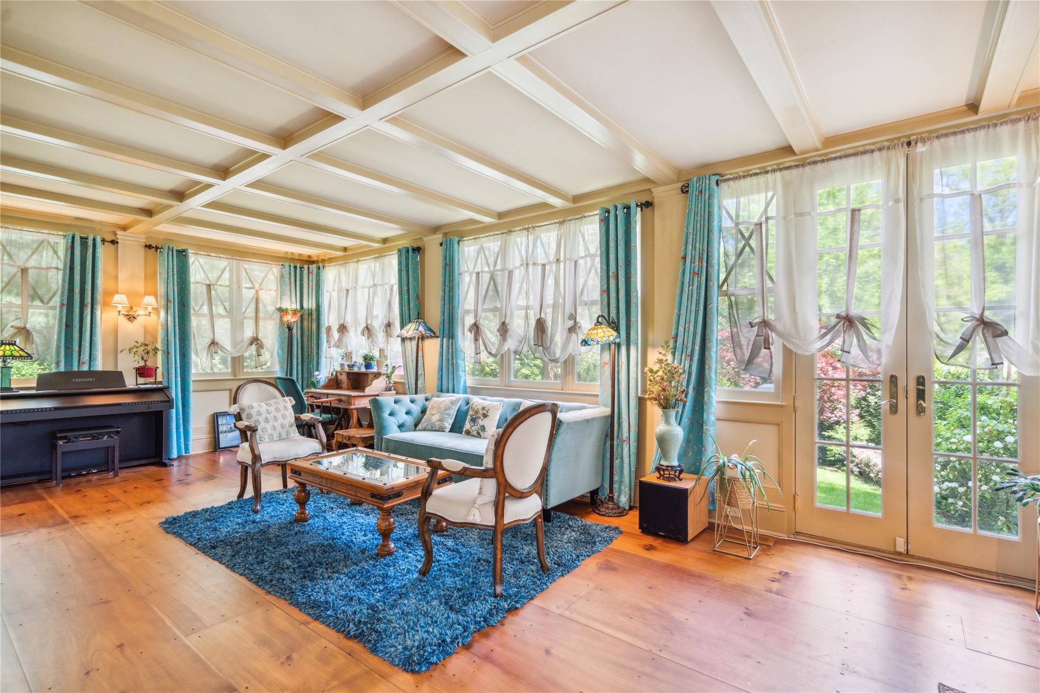 #13 photo, 17 The Intervale, Roslyn Estates , NY 11576