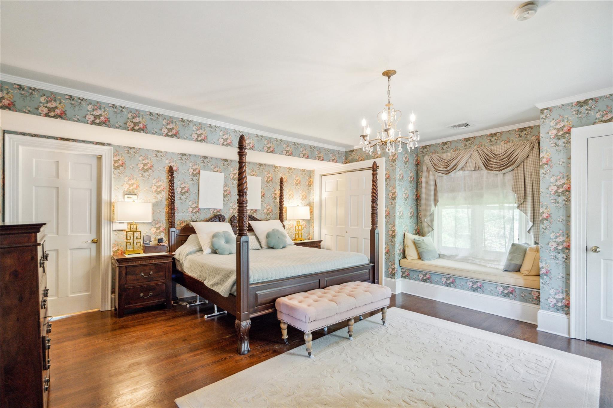 #16 photo, 17 The Intervale, Roslyn Estates , NY 11576