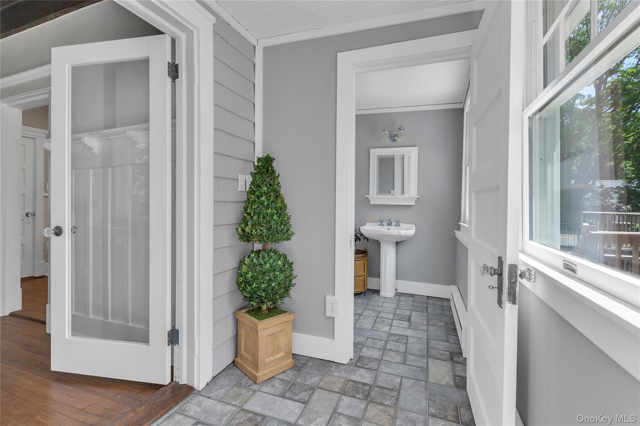 #12 photo, 46 Mechanic Street, サフォーク郡 Huntington , NY 11743