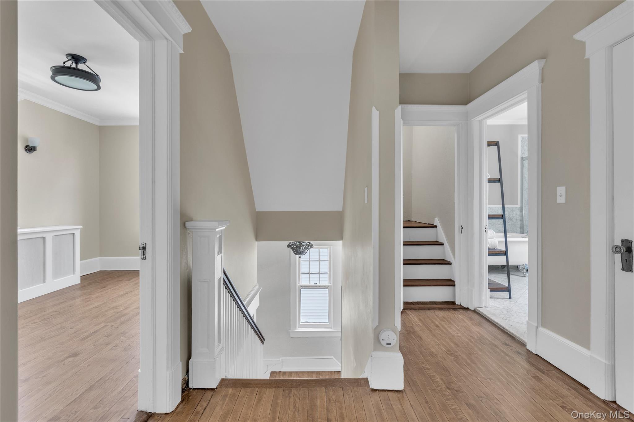 #13 photo, 46 Mechanic Street, サフォーク郡 Huntington , NY 11743