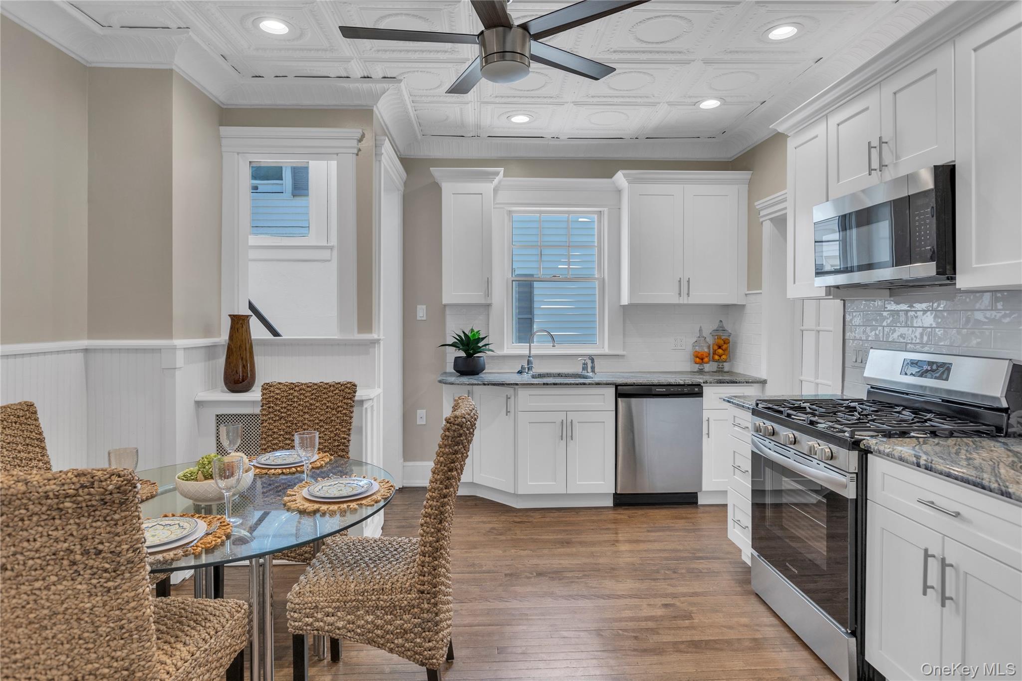 #8 photo, 46 Mechanic Street, サフォーク郡 Huntington , NY 11743