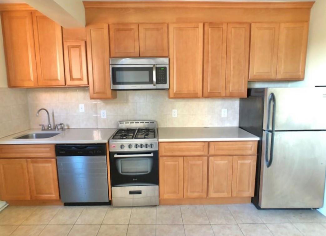 #1 photo, 230 Pelham Road, New Rochelle , NY 10805