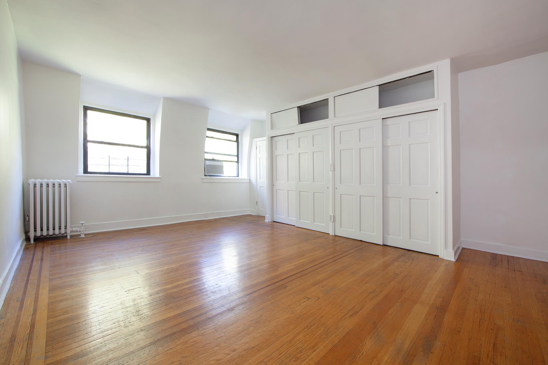 #1 photo, 34 LIVINGSTON Street, Brooklyn Heights , NY 11201