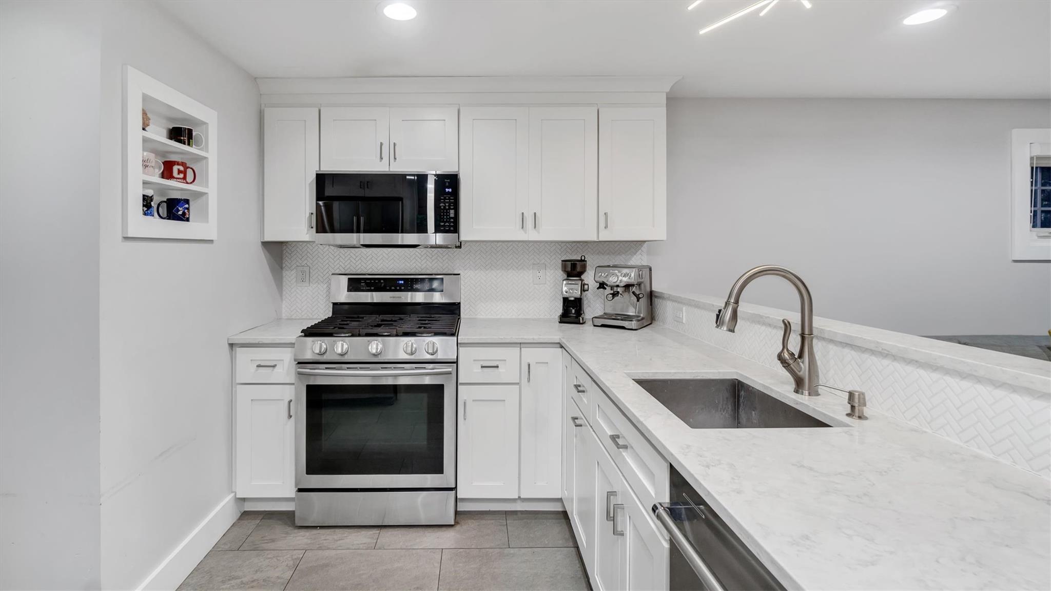 #17 photo, 19 Barstow Road, 長島 大頸 Great Neck , NY 11021