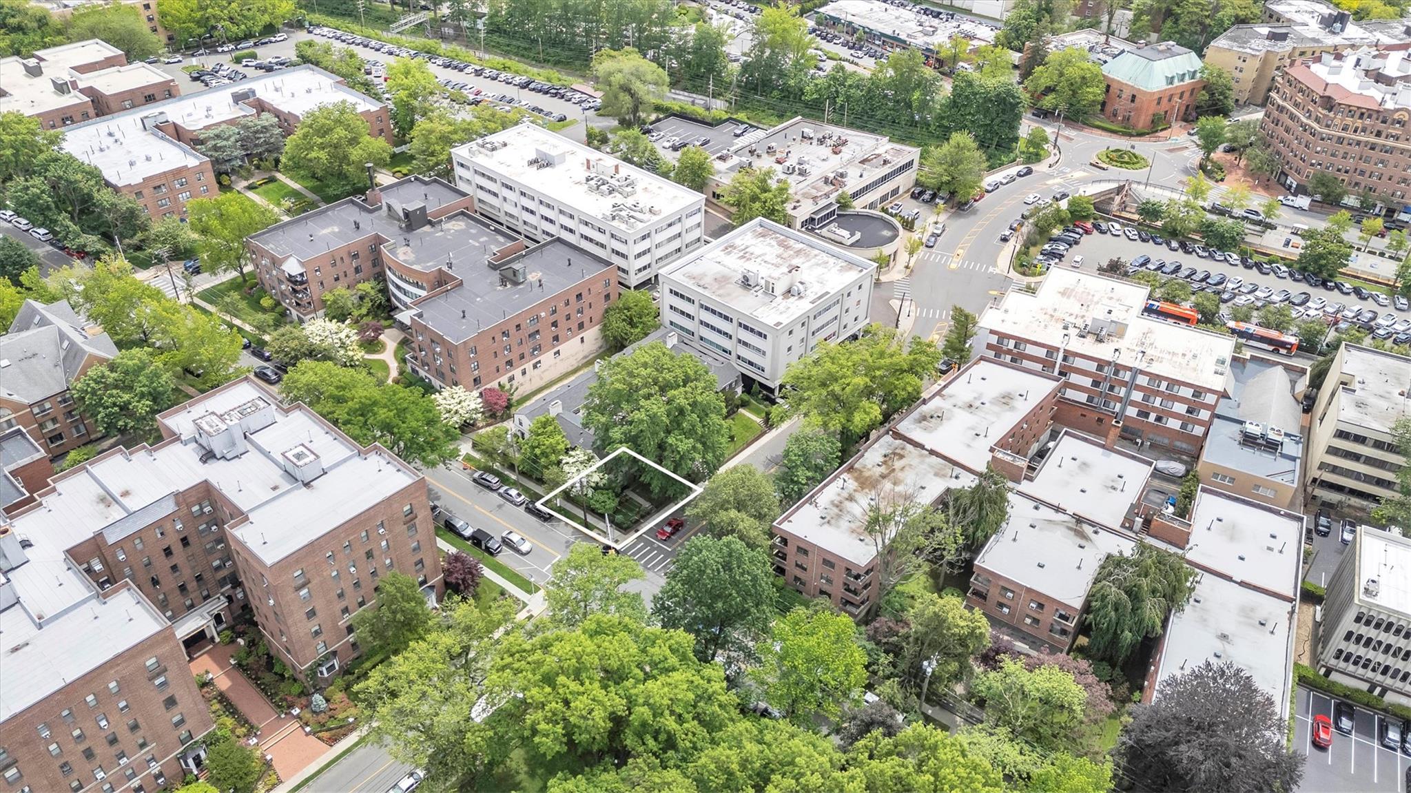 #3 photo, 19 Barstow Road, 長島 大頸 Great Neck , NY 11021