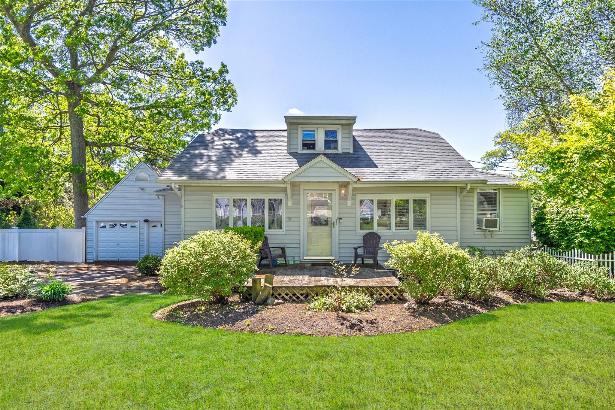 #1 photo, 48 Seawanhaka Avenue, সাফোক কাউন্টি Nesconset , NY 11767