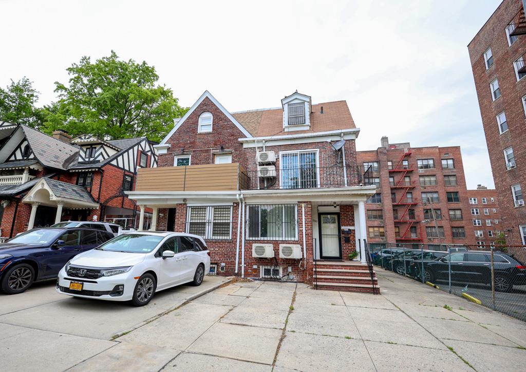 #1 photo, 11141 77th Avenue, 皇后區 森林小丘 Forest Hills , NY 11375