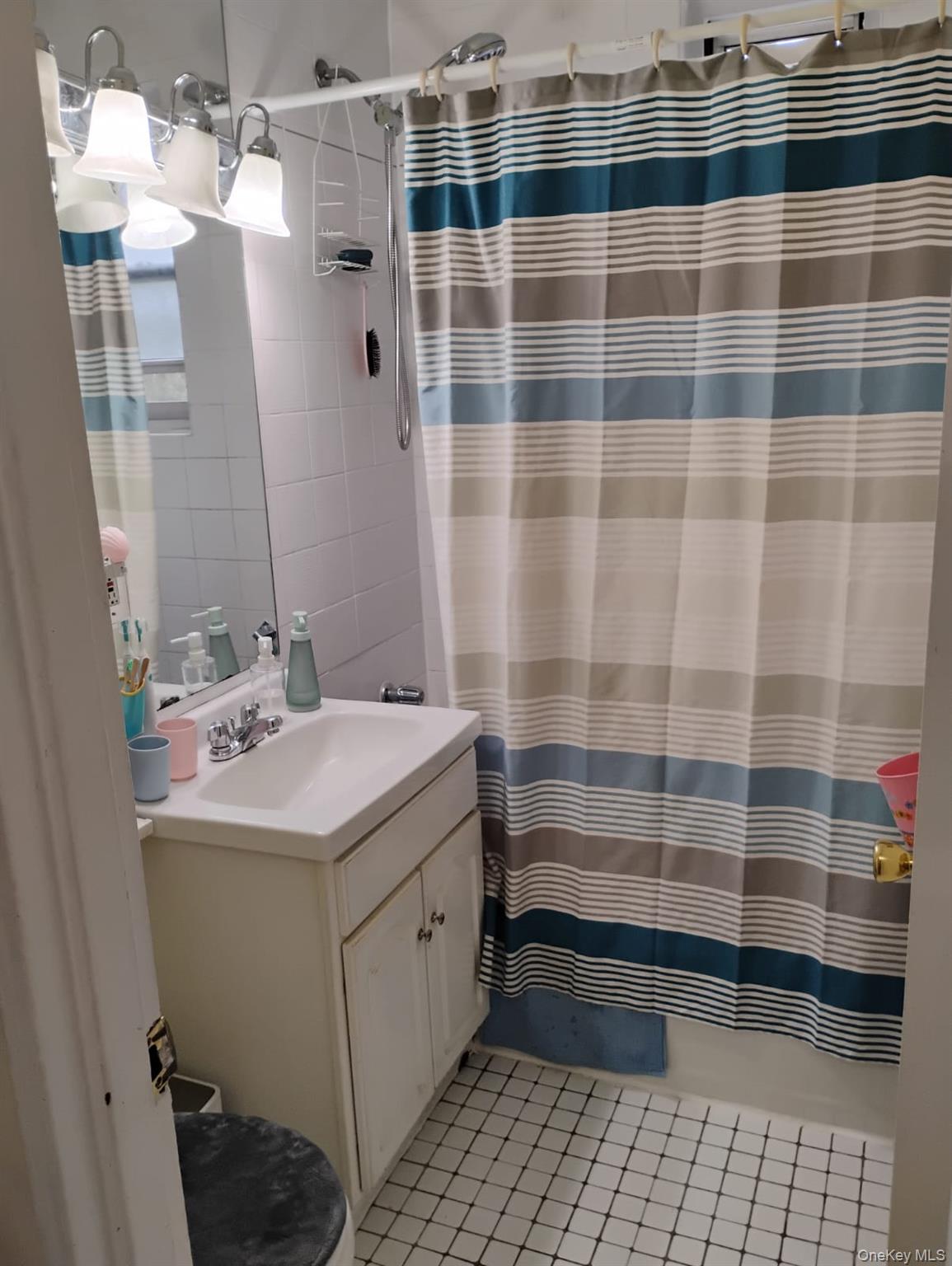 #14 photo, 284 Central Avenue, ナッソー郡 Lawrence , NY 11559