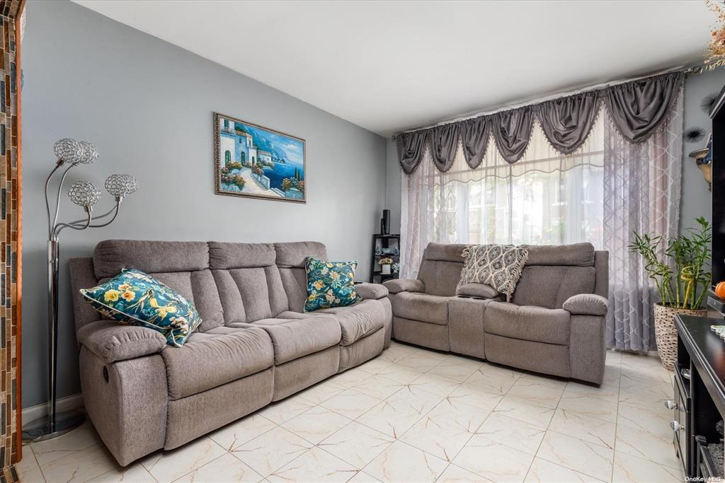 #2 photo, 1772 68th Street, ブルックリン区 Brooklyn , NY 11204