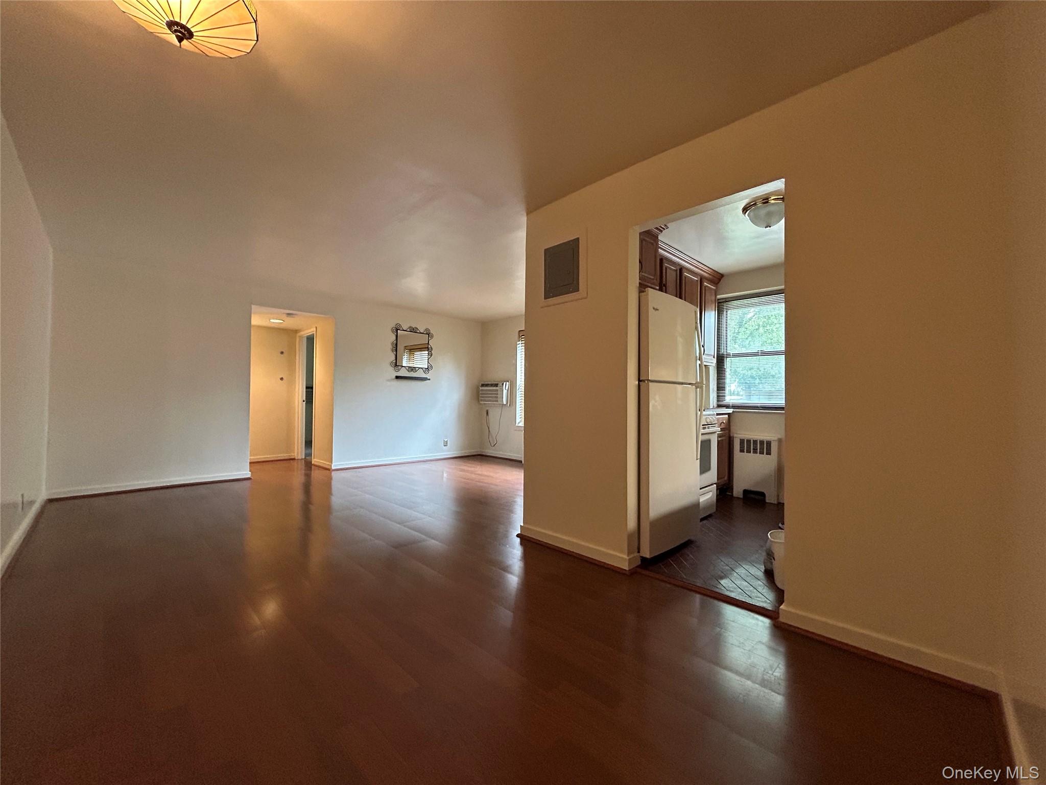 #4 photo, 8 West Mill Drive, ナッソー郡 Great Neck , NY 11021