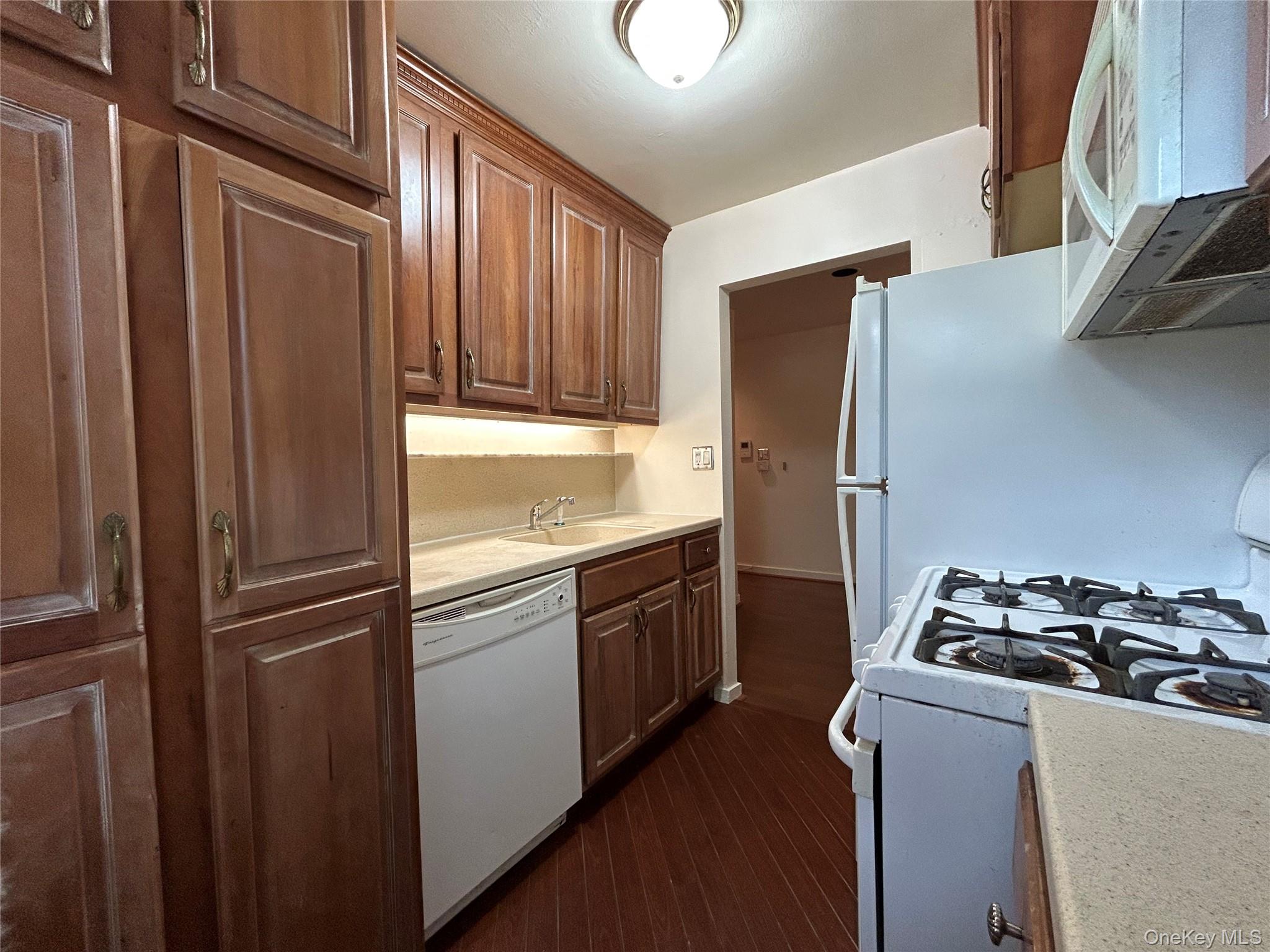 #7 photo, 8 West Mill Drive, ナッソー郡 Great Neck , NY 11021