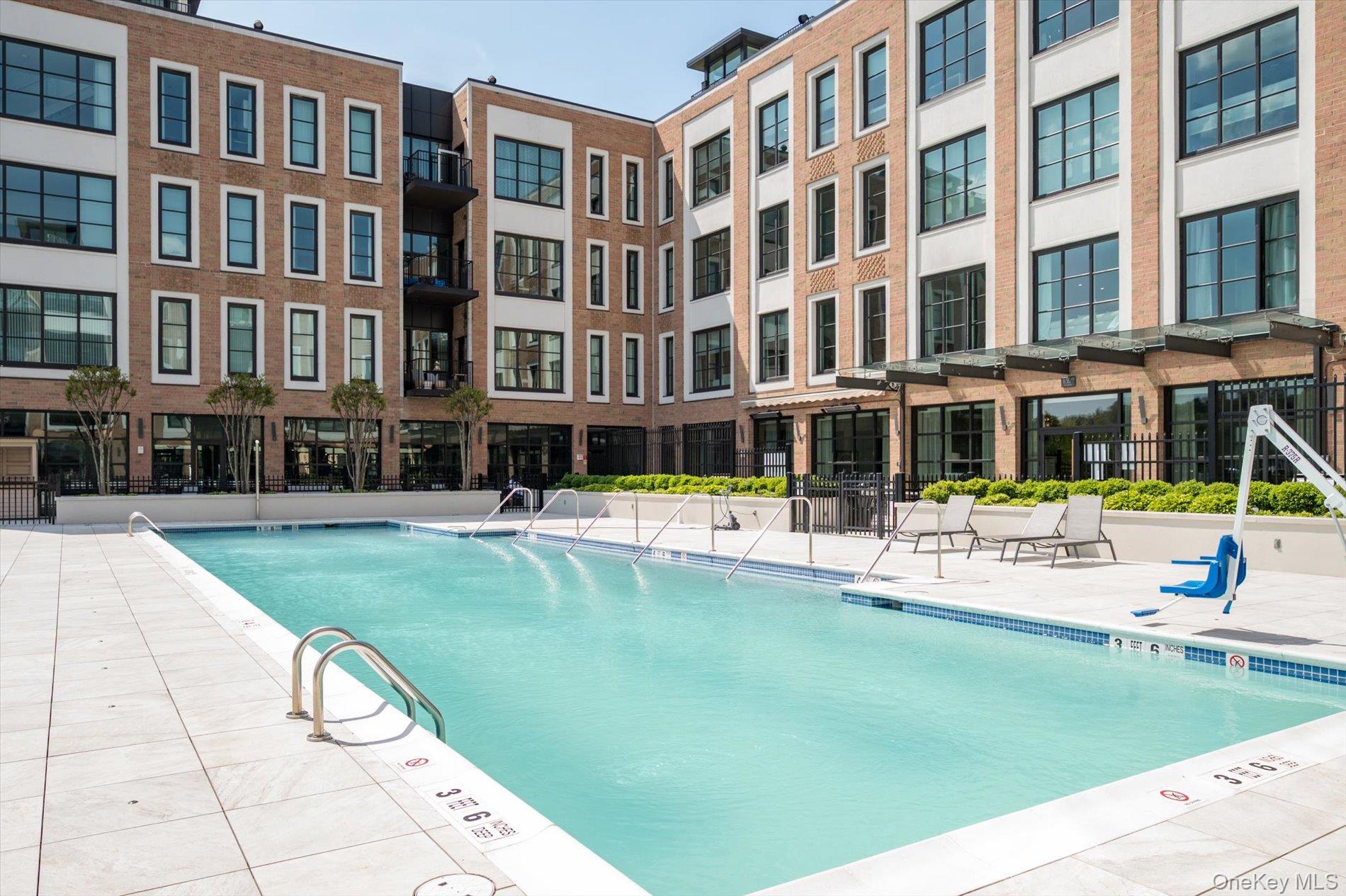 #2 photo, 100 Garvies Point Road, ナッソー郡 Glen Cove , NY 11542