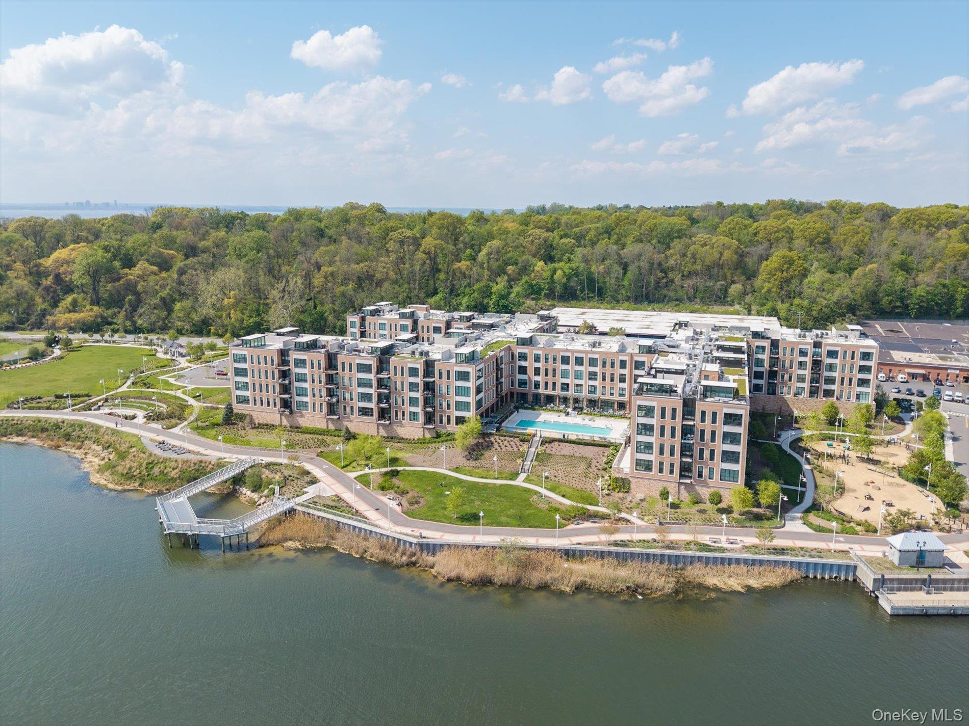 #20 photo, 100 Garvies Point Road, ナッソー郡 Glen Cove , NY 11542