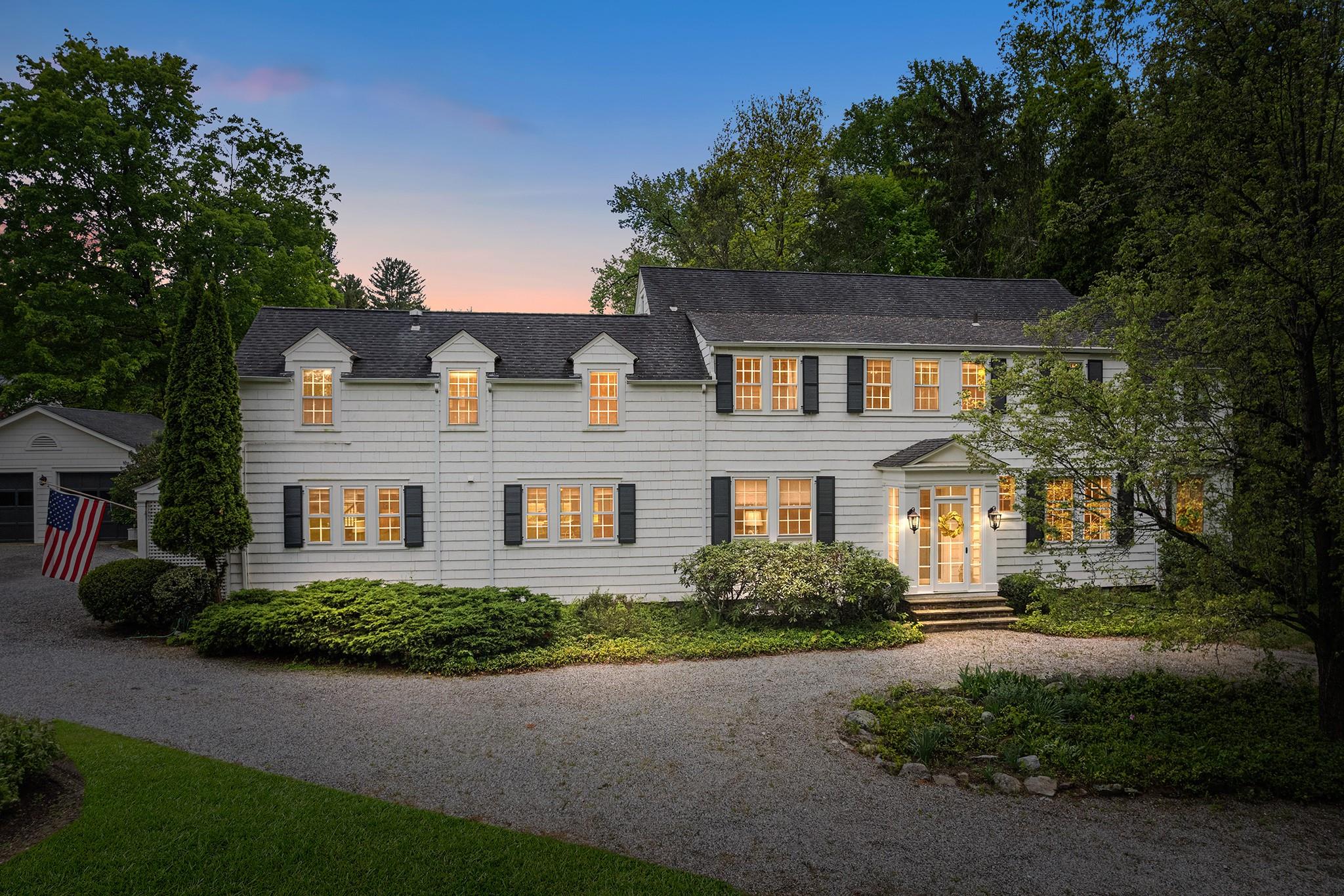 #1 photo, 216 Barker Street, Bedford Corners , NY 10549