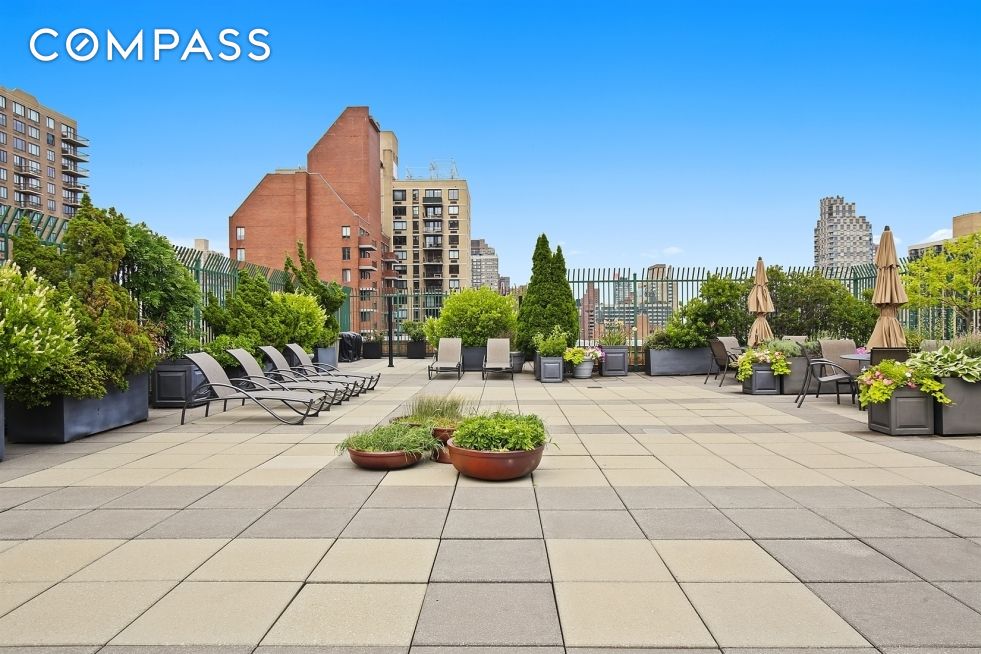 #18 photo, 201 E 80th Street, マンハッタン Upper East Side , NY 10075